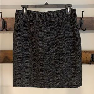 Banana Republic black/gray pattern texture skirt!
